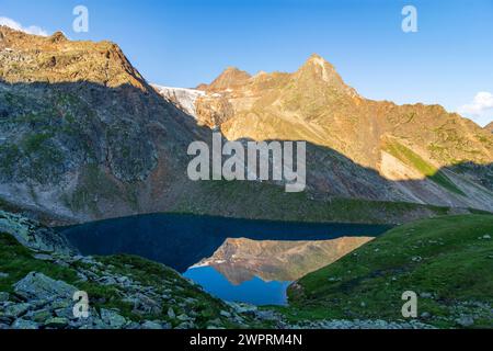 Stubaier Alpen: der Grünausee im Stubaital, Tirol, Österreich Stockfoto