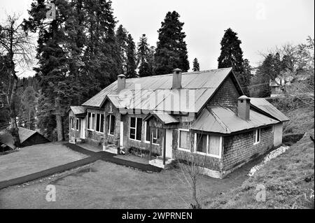 Cottages, Hotel Highlands Park, Gulmarg, Baramulla, Kashmir, Jammu und Kashmir, Indien, Asien Stockfoto
