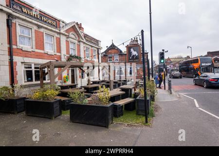 Das White Horse Pub Prestwich. Prestwich ist eine Stadt im Metropolitan Borough of Bury Greater Manchester, England. Bild:Garyroberts Stockfoto