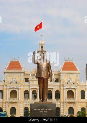 Ho-Chi-Minh-Statue und Rathaus Ho-Chi-Minh-Stadt Vietnam TV000597 Stockfoto