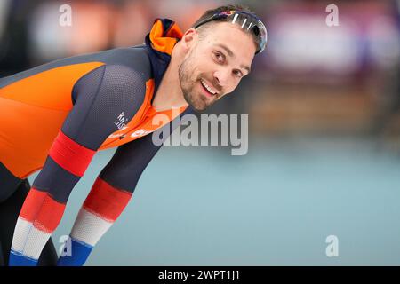 Inzell, Deutschland. März 2024. INZELL, DEUTSCHLAND - 8. MÄRZ: Kjeld NUIs aus den Niederlanden während der ISU Speed Skating Sprint Weltmeisterschaft in der Max Aicher Arena am 8. März 2024 in Inzell. (Foto von Douwe Bijlsma/Orange Pictures) Credit: Orange Pics BV/Alamy Live News Stockfoto