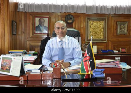 Najib Balala, kenianischer Minister für Tourismus (US) und Minister für afrikanischen Tourismus 2009 in seinem Büro in Nairobi. Kenias Tourismusminister Najib Balala in Stockfoto