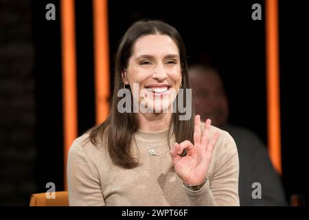 Bremen, Deutschland. März 2024. Tennisspielerin Andrea Petkovic bei der Aufnahme der Radio Bremen Talkshow '3nach9'. Quelle: Sina Schuldt/dpa/Alamy Live News Stockfoto