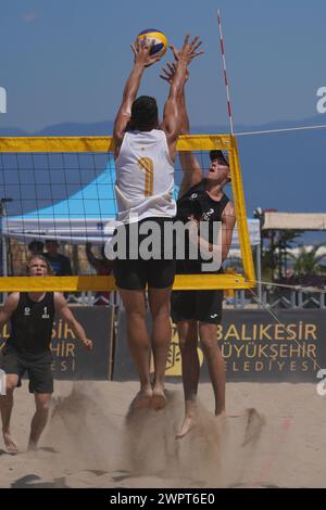 BALIKESIR, TURKIYE - 25. JUNI 2023: Undefinierter Athlet in der Pro Beach Tour Oren Leg Stockfoto