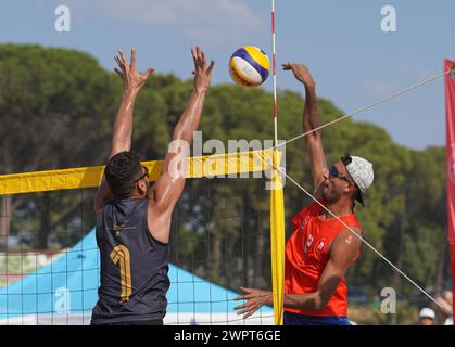 BALIKESIR, TURKIYE - 25. JUNI 2023: Undefinierter Athlet in der Pro Beach Tour Oren Leg Stockfoto