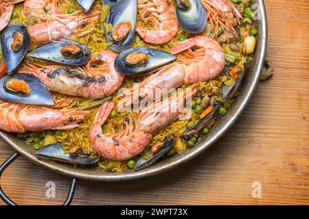 Meeresfrüchte-Paella mit Garnelen und Meeresfrüchten, ein fest für die Sinne, typisch spanische Küche, Mallorca, Balearen, Spanien Stockfoto