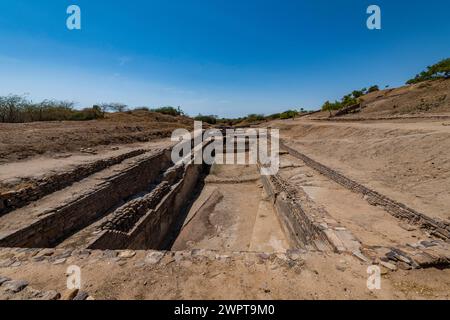 Wasserreservoir, Archäologischer Park, UNESCO-Stätte Dholavira, Gujarat, Indien Stockfoto