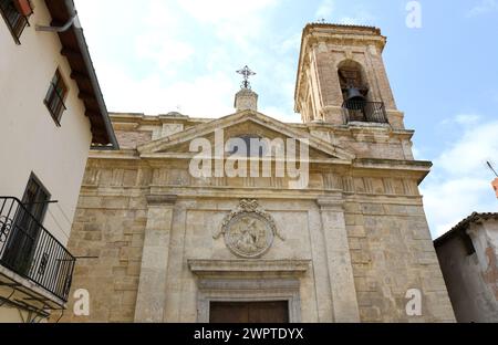 Requena, Kirche San Nicolas (13. Jahrhundert, neoklassische Fassade aus dem 18. Jahrhundert). Valencia, Spanien. Stockfoto