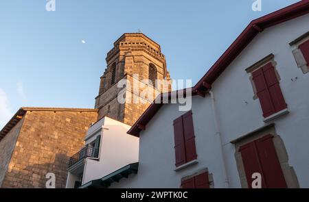 Die Kirche Saint-Jean-Baptiste in Saint-Jean-de-Luz, Pyrénées-Atlantiques, Frankreich Stockfoto