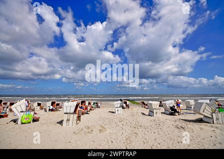 Insel Wangerooge, Liegestühle am Strand, Ostfriesland, Niedersachsen, Bundesrepublik Deutschland Stockfoto