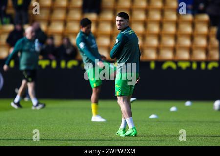 Borja Sainz in Norwich City wärmt sich vor dem Start des Sky Bet Championship Matches in Carrow Road, Norwich, auf. Bilddatum: Samstag, 9. März 2024. Stockfoto