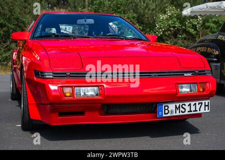 LINTHE, DEUTSCHLAND - 27. MAI 2023: Der Sportwagen Mitsubishi Starion Turbo. Die Oldtimer Show 2023. Stockfoto