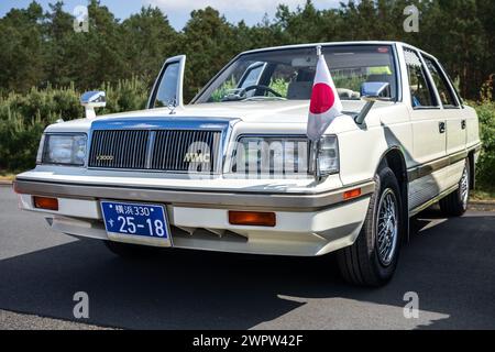 LINTHE, DEUTSCHLAND - 27. MAI 2023: Das Executive Car Mitsubishi Debonair, 1988. Die Oldtimer Show 2023. Stockfoto