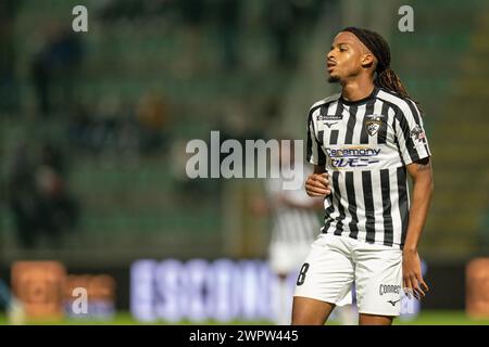 Portimao, Portugal. März 2024. PORTIMAO, PORTUGAL - 8. MÄRZ: Goncalo Faria Costa of Portimonense während des Spiels der portugiesischen Liga 1 zwischen Portimonense und dem FC Porto im Estadio Municipal de Portimao am 8. März 2024 in Portimao, Portugal. (Foto von Henk Seppen/Orange Pictures) Credit: Orange Pics BV/Alamy Live News Stockfoto