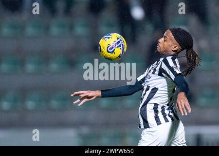 Portimao, Portugal. März 2024. PORTIMAO, PORTUGAL - 8. MÄRZ: Goncalo Faria Costa of Portimonense während des Spiels der portugiesischen Liga 1 zwischen Portimonense und dem FC Porto im Estadio Municipal de Portimao am 8. März 2024 in Portimao, Portugal. (Foto von Henk Seppen/Orange Pictures) Credit: Orange Pics BV/Alamy Live News Stockfoto