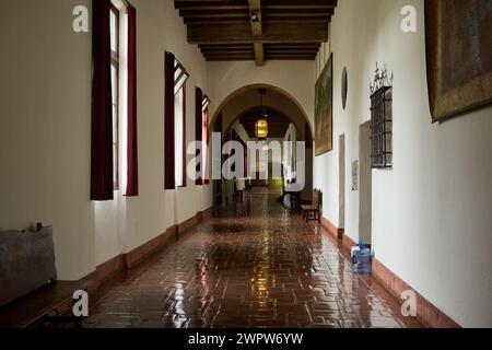 Das Santa Barbara County Courthouse befindet sich in der Anacapa Street 1100 in der Innenstadt von Santa Barbara, Kalifornien. Der spanische Colonial Revival-Stil Stockfoto