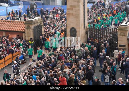 Twickenham, Großbritannien. März 2024. Die Spieler aus Irland kommen vor dem Guinness 6 Nations-Spiel England gegen Irland 2024 im Twickenham Stadium, Twickenham, Vereinigtes Königreich, am 9. März 2024 (Foto: Steve Flynn/News Images) in Twickenham, Vereinigtes Königreich am 9. März 2024 an. (Foto: Steve Flynn/News Images/SIPA USA) Credit: SIPA USA/Alamy Live News Stockfoto