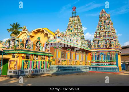 TRINCOMALEE, SRI LANKA - 9. FEBRUAR 2020: Der antike Hindu-Tempel Sri Bhadrakali Amman Kovil (Kali Kovil). Trincomalee, Sri Lanka Stockfoto