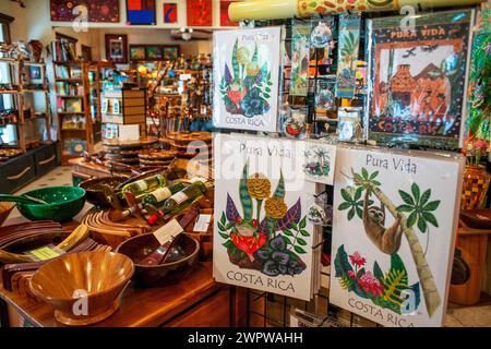 Costa Rica Souvenirs zum Verkauf auf dem Central Market von San Jose de Costa Rica, Mittelamerika. Stockfoto