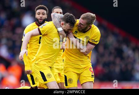 Jack Robinson von Sheffield United feiert mit seinen Teamkollegen das zweite Tor im Spiel der Premier League im Vitality Stadium in Bournemouth. Bilddatum: Samstag, 9. März 2024. Stockfoto