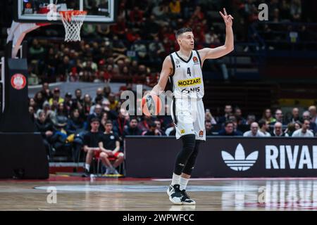 Aleksa Avramovic #4 von Partizan Mozzart Bet Belgrad im Rahmen des Spiels der Turkish Airlines EuroLeague 2023/24 in der regulären Saison Runde 28 zwischen EA7 Emporio Armani Mailand und Partizan Mozzart Bet Belgrad im Mediolanum Forum, Mailand, Italien am 8. März 2024 - Foto FCI / Fabrizio Carabelli Stockfoto