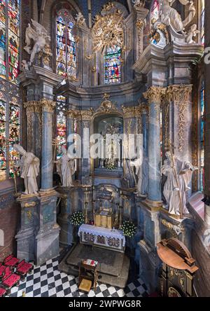 Der große Altar, die lateinische Kathedrale, die Basilika der Himmelfahrt, Lemberg, Ukraine Stockfoto