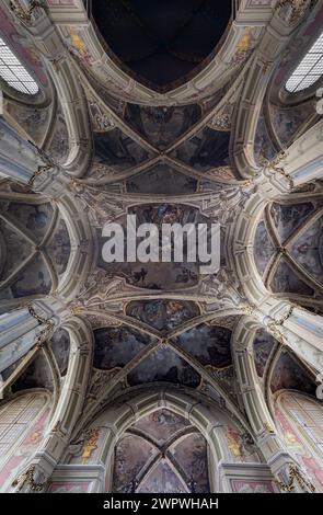 Gewölbe, lateinische Kathedrale, Basilika der Himmelfahrt, Lemberg, Ukraine Stockfoto