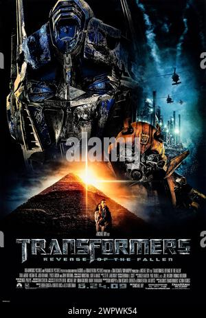 Transformers: Revenge of the Fallen (2009) von Michael Bay mit Shia LaBeouf, Megan Fox und Josh Duhamel. Sam Witwicky lässt die Autobots für ein normales Leben zurück. Aber wenn sein Geist voller kryptischer Symbole ist, zielen die Decepticons auf ihn und er wird zurück in den Transformerkrieg gezogen. Foto eines Original-Posters aus dem Jahr 2009 (US-1-Blatt). ***NUR REDAKTIONELLE VERWENDUNG*** Credit: BFA / Paramount Pictures Stockfoto