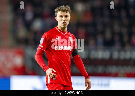 Enschede, Niederlande. März 2024. ENSCHEDE, Stadion Grolsch Veste, 09-03-2024, Saison 2023/2024, niederländischer Eredivisie Football während des Spiels Twente - Sparta FC Twente Spieler Youri Regeer Credit: Pro Shots/Alamy Live News Stockfoto