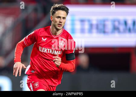 Enschede, Niederlande. März 2024. ENSCHEDE, NIEDERLANDE - 9. MÄRZ: Michel VLAP vom FC Twente, der während des niederländischen Eredivisie-Spiels zwischen dem FC Twente und Sparta Rotterdam am 9. März 2024 in de Grolsch Veste in Enschede, Niederlande, auslief. (Foto von Peter Lous/Orange Pictures) Credit: Orange Pics BV/Alamy Live News Stockfoto