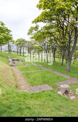 Die Ruinen eines römischen Bathhauses einer Festung entlang der Antonine Wall, versteckt in einem kleinen Park auf Barr Hill in Schottland Stockfoto