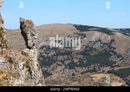 Atemberaubende Aussicht von den Höhen von Caltabellotta, Sizilien, Italien Stockfoto