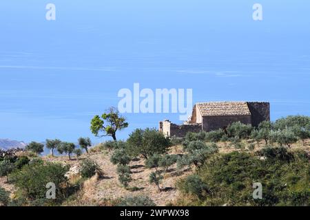 Atemberaubende Aussicht von den Höhen von Caltabellotta, Sizilien, Italien Stockfoto