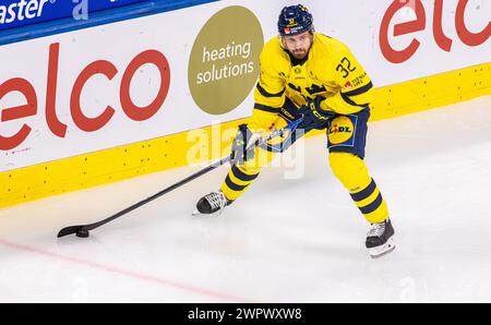 Schweden - Schweiz, Swiss Life Arena, Swiss Ice Hockey Games 2023: #32 Lukas Bengtsson, Verteidiger Schwedische Eishockey Herren Nationalmannschaft. ( Stockfoto