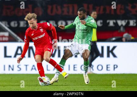 Enschede, Niederlande. März 2024. ENSCHEDE, Stadion Grolsch Veste, 09-03-2024, Saison 2023/2024, niederländischer Eredivisie Football während des Spiels Twente - Sparta FC Twente Spieler Michel VLAP Sparta Rotterdam Spieler sagte Bakari Credit: Pro Shots/Alamy Live News Stockfoto