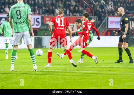 Enschede, Niederlande. März 2024. ENSCHEDE, Stadion Grolsch Veste, 09-03-2024, Saison 2023/2024, niederländischer Eredivisie Football während des Spiels Twente - Sparta Sparta Rotterdam Spieler Pelle Clement erzielt 2-1 Credit: Pro Shots/Alamy Live News Stockfoto