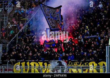 Bologna, Italien. März 2024. Fans des FC Internazionale während des Spiels zwischen Bologna FC und FC Internazionale im Stadio Renato Dall’Ara am 9. März 2024 in Bologna, Italien Credit: Giuseppe Maffia/Alamy Live News Stockfoto