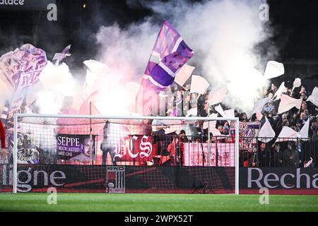 Brüssel, Belgien März 2024. Anderlechts Anhänger wurden vor einem Fußballspiel zwischen RWD Molenbeek und RSC Anderlecht am Samstag, den 9. März 2024 in Brüssel, am 29. Tag der Saison 2023-2024 der ersten Liga der „Jupiler Pro League“ der belgischen Meisterschaft, vorgestellt. BELGA FOTO TOM GOYVAERTS Credit: Belga Nachrichtenagentur/Alamy Live News Stockfoto