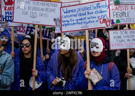 Million Women Rise Protest in London Hunderte von Frauen marschieren in Central London, Großbritannien, 9. März 2024. Der marsch findet einen Tag nach dem Internationalen Frauentag statt, als Teil des Protests von Million Women Rise, der darauf abzielt, die Aufmerksamkeit auf geschlechtsspezifische Gewalt der GBV in Großbritannien und weltweit zu lenken. London Vereinigtes Königreich Copyright: XMaciekxMusialekx MMK 20240903 008 Stockfoto