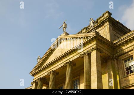 Lyme Park, elisabethanisches Herrenhaus aus dem 16. Jahrhundert mit barocker und palladianischer Architektur im Peak District National Park in der Nähe von Stockport in Cheshire Stockfoto