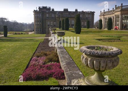 Lyme Park, elisabethanisches Herrenhaus aus dem 16. Jahrhundert mit barocker und palladianischer Architektur im Peak District National Park in der Nähe von Stockport in Cheshire Stockfoto