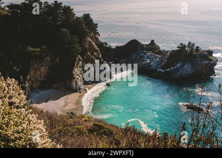 McWay Falls von oben in Big Sur, Kalifornien Stockfoto