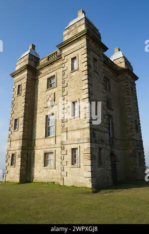 The Cage, ein elisabethanischer Turm aus dem 16. Jahrhundert im Lyme Park im Peak District National Park in Disley bei Stockport in Cheshire, England Stockfoto