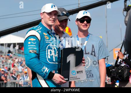 St. Petersburg, FL, USA. März 2024. Der Fahrer der INDYCAR Series JOSEF NEWGARDEN (2) aus Nashville, Tennessee, gewinnt den Pole Award für den Firestone Grand Prix von St. Petersburg in St. Petersburg temporärer Kurs in St. Petersburg, FL, USA. (Credit Image: © Brandon K Carter Grindstone Medi/ASP) NUR REDAKTIONELLE VERWENDUNG! Nicht für kommerzielle ZWECKE! Stockfoto