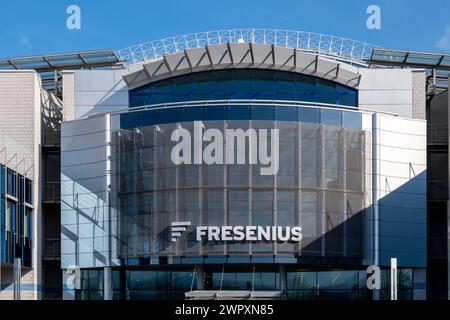 Bad Homburg, Deutschland, 03-2024: Fresenius SE & Co. KGaA ist ein europäisches multinationales Gesundheitsunternehmen mit Sitz in Bad Homburg vor der Höhe Stockfoto