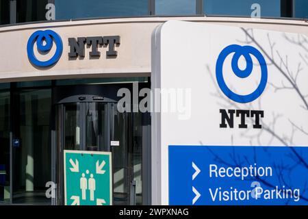 Bad Homburg, Deutschland, 03-2024: NTT Ltd. Ist ein weltweit führendes IT-Dienstleistungsunternehmen, das führende Technologieunternehmen zusammenbringt. Stockfoto