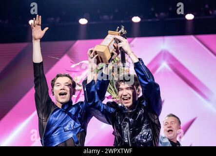 Das norwegische Duo Marcus & Martinus feiert am 09. März 2024 in der Friends Arena in Stockholm, Schweden, das Finale von „Melodifestivalen“ mit dem Song „unvergesslich“. Marcus & Martinus werden Schweden beim Eurovision Song Contest vertreten. Foto: Christine Olsson / TT / Code 10430 Stockfoto