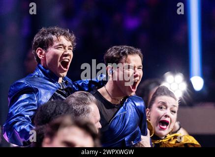 Das norwegische Duo Marcus & Martinus feiert am 09. März 2024 in der Friends Arena in Stockholm, Schweden, das Finale von „Melodifestivalen“ mit dem Song „unvergesslich“. Marcus & Martinus werden Schweden beim Eurovision Song Contest vertreten. Foto: Christine Olsson / TT / Code 10430 Stockfoto