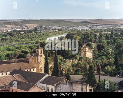 Aus der Vogelperspektive Alcazar de los Reyes Cristianos vom Turm der Moschee-Kathedrale von Cordoba Stockfoto