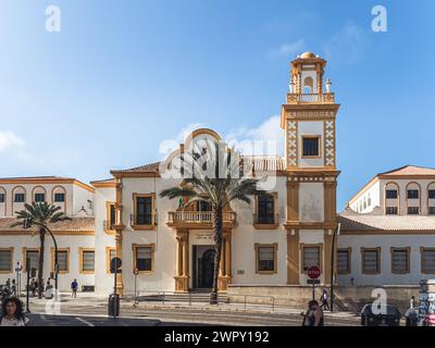 Öffentliche Schule von Cadiz. Öffentliche Schule Campo del Sur (Colegio Público Campo del Sur) in Cádiz Stockfoto